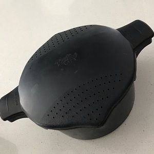 Pampered Chef 2 Quart Micro Cooker